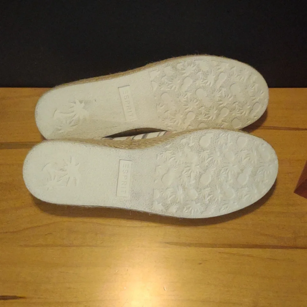 Esprit Women's 7.5m Multicolor Canvas‎ Espadrilles